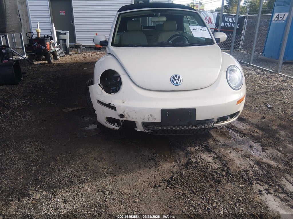 2009 Volkswagen New Beetle 2.5L photo 6