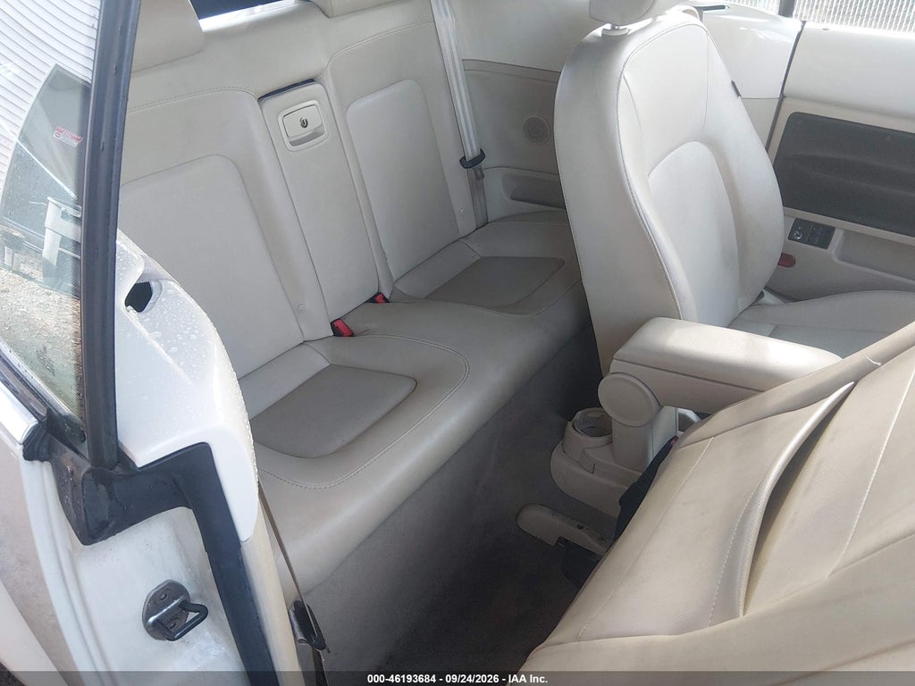 2009 Volkswagen New Beetle 2.5L photo 8