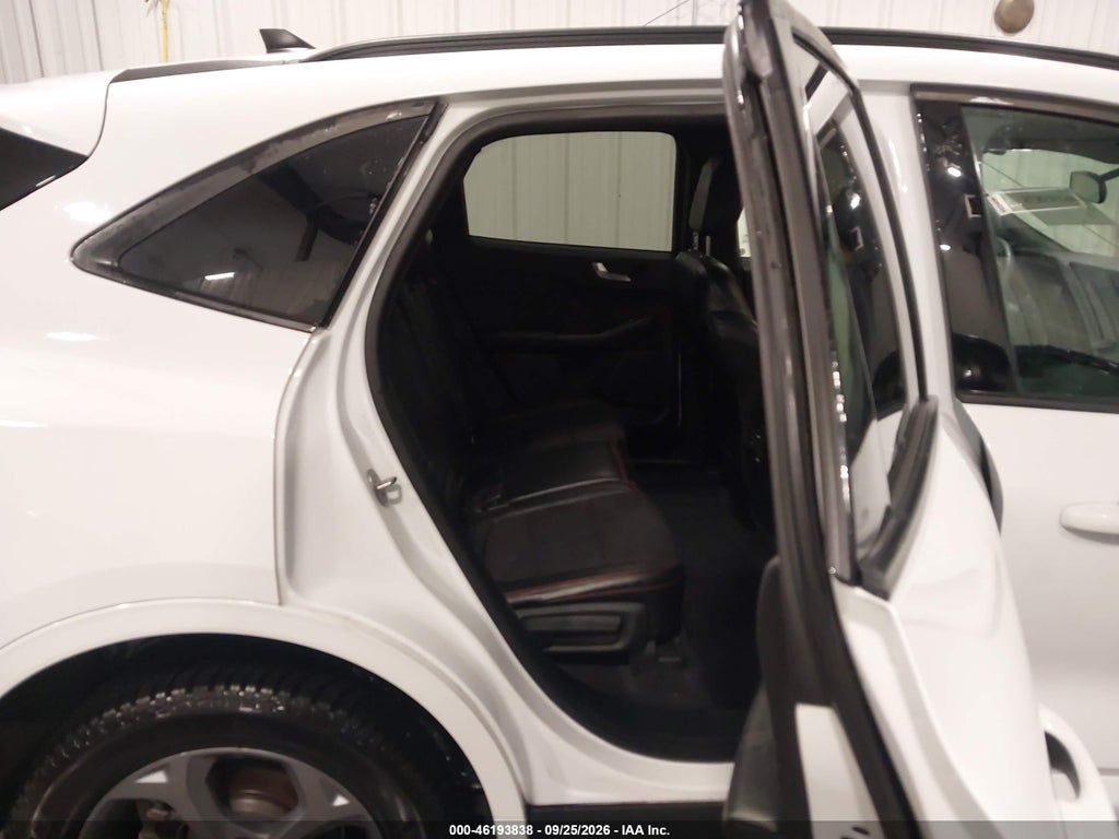 2023 Ford Escape ST-Line photo 8