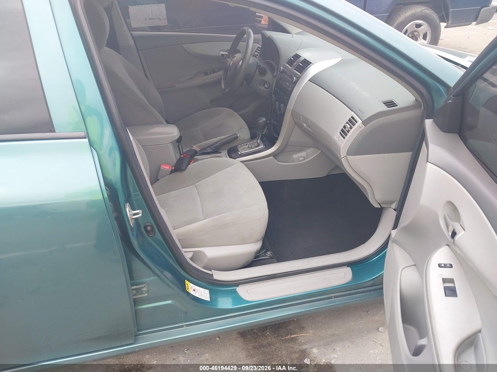 2010 Toyota Corolla LE photo 5