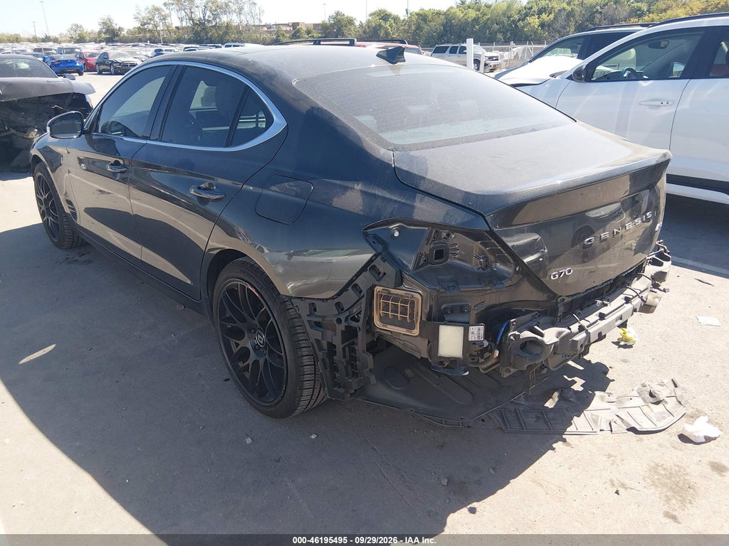 2022 Genesis G70 2.0T photo 3
