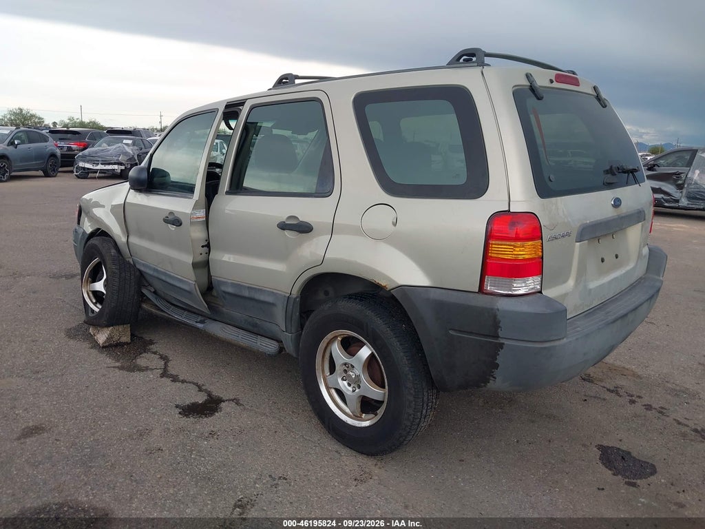 2003 Ford Escape XLS photo 3