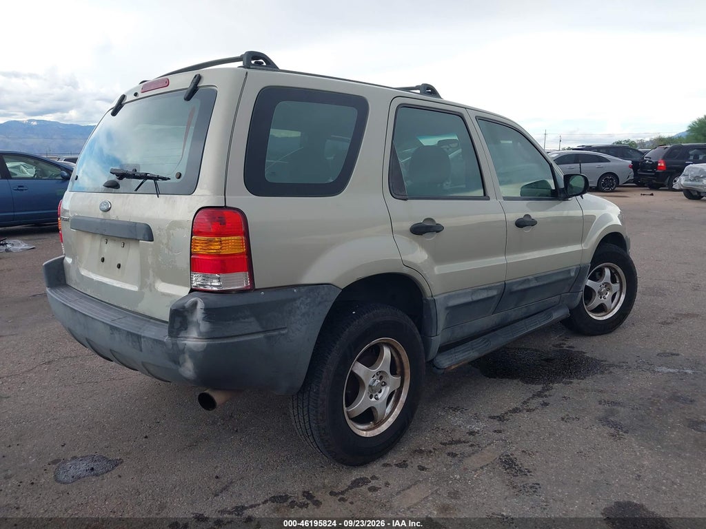 2003 Ford Escape XLS photo 4