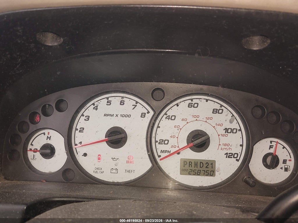 2003 Ford Escape XLS photo 7