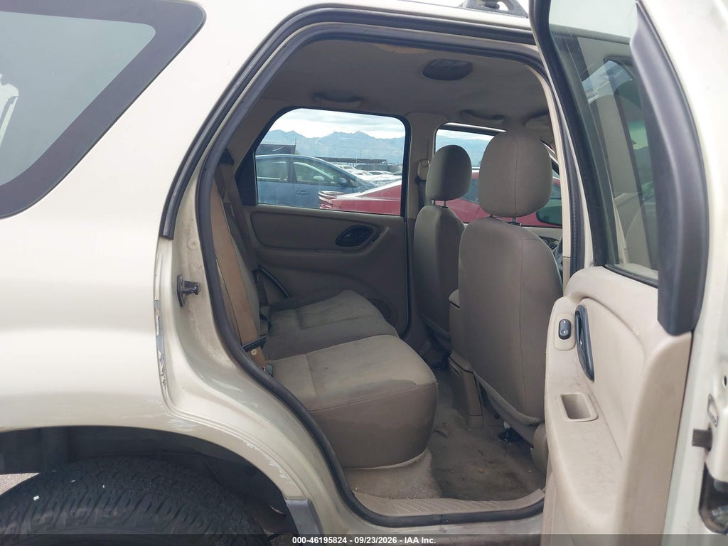 2003 Ford Escape XLS photo 8