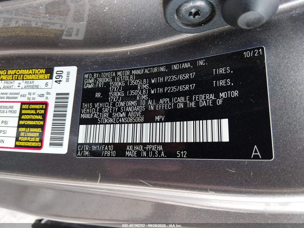 2022 Toyota Sienna LE photo 9