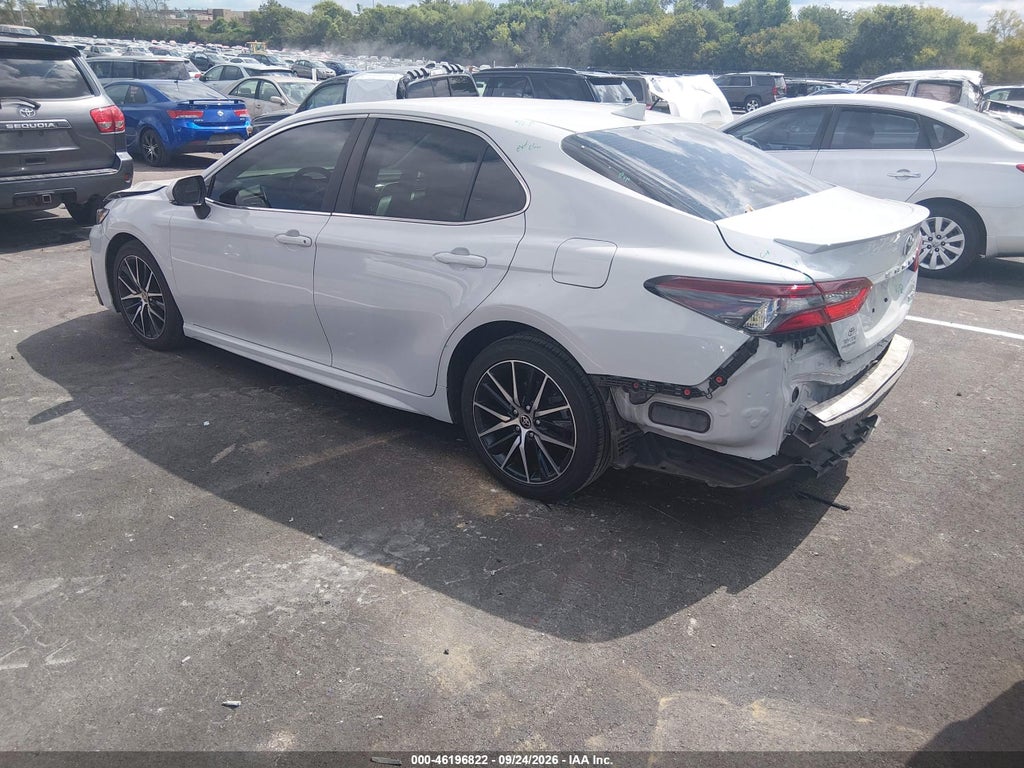 2023 Toyota Camry SE photo 3