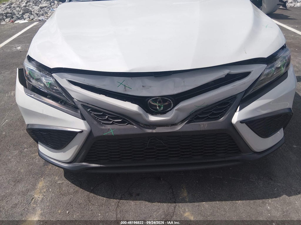 2023 Toyota Camry SE photo 6