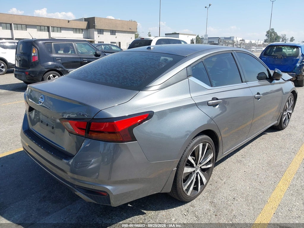 2020 Nissan Altima SR FWD photo 4