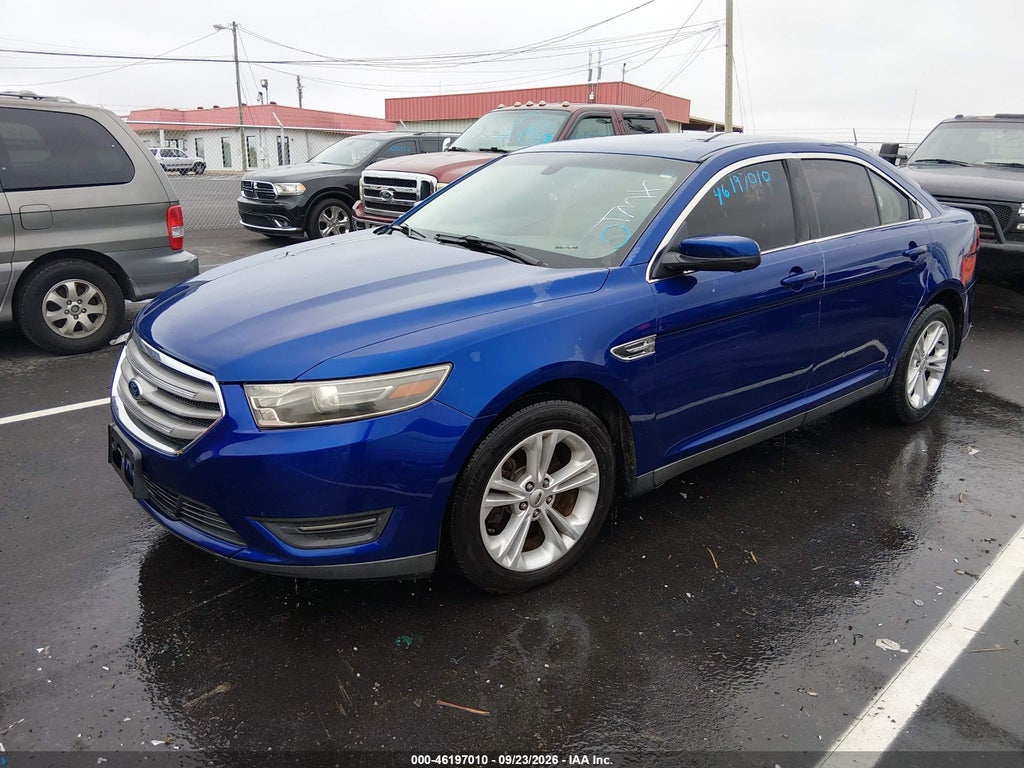 2015 Ford Taurus SEL photo 2