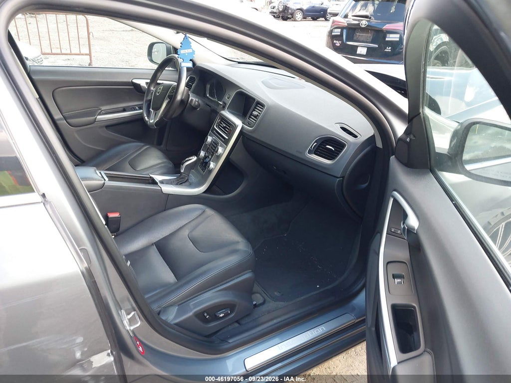 2017 Volvo S60 Inscription T5 photo 5