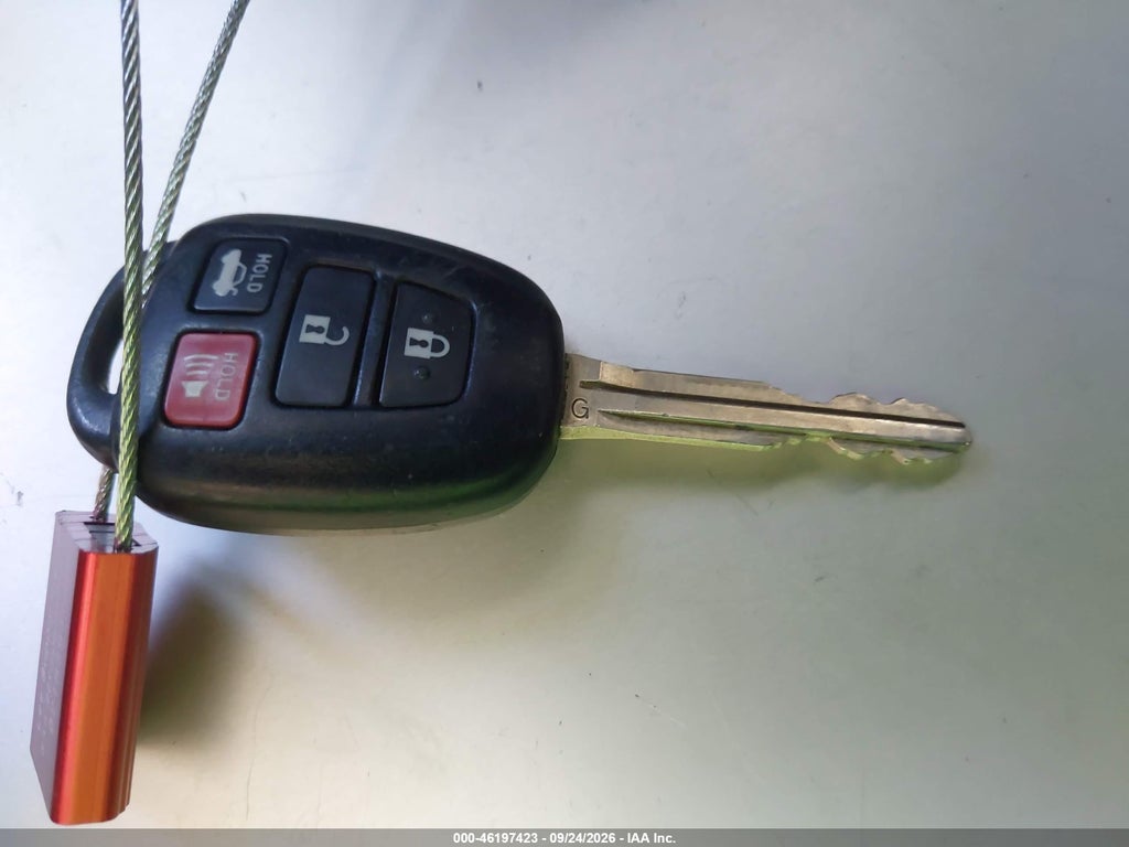2012 Toyota Camry SE photo 11