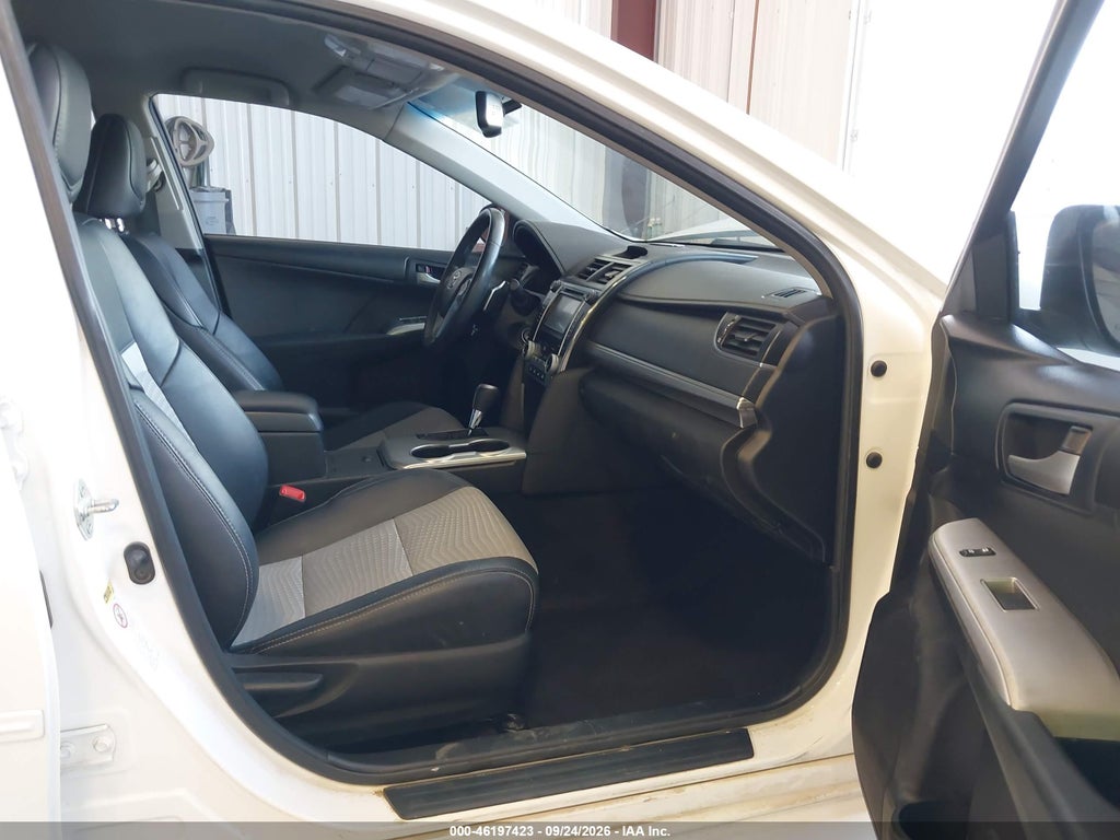 2012 Toyota Camry SE photo 5