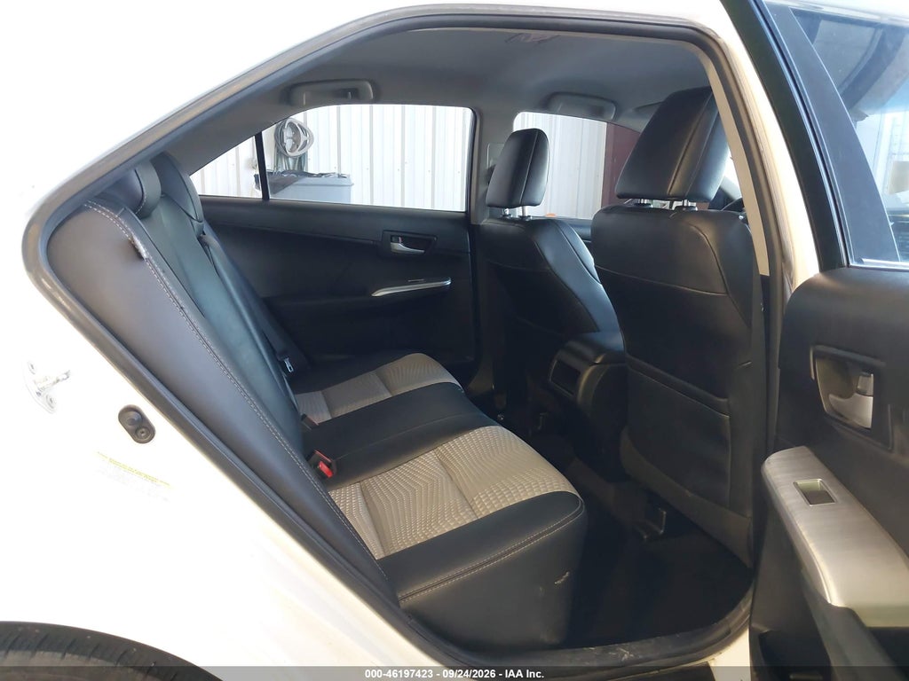 2012 Toyota Camry SE photo 8