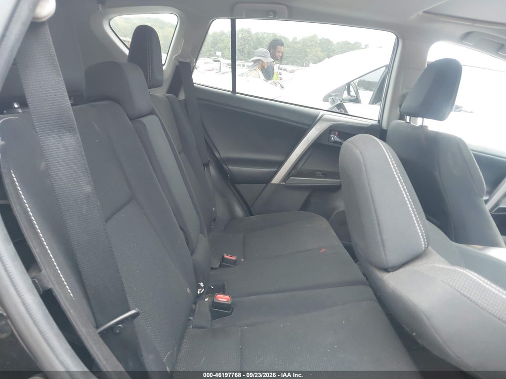 2018 Toyota RAV4 XLE photo 8