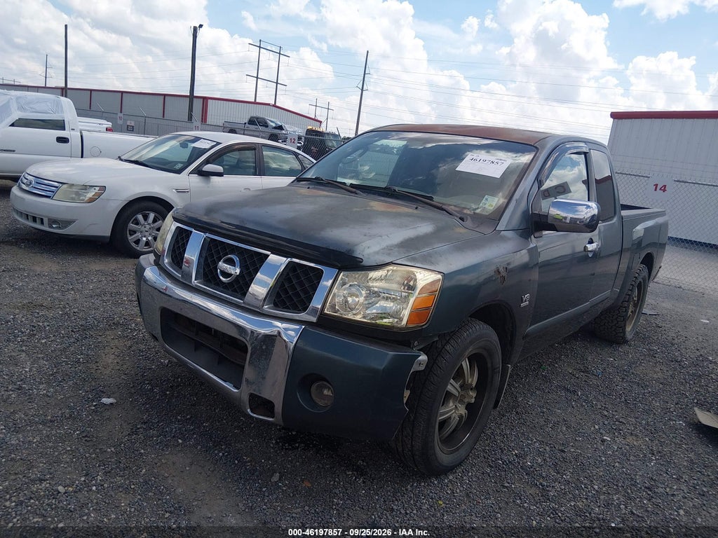 2004 Nissan Titan SE photo 2
