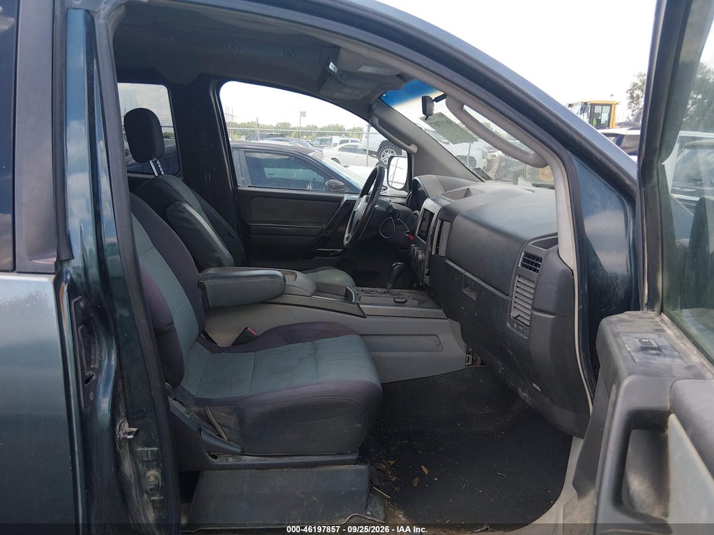 2004 Nissan Titan SE photo 5