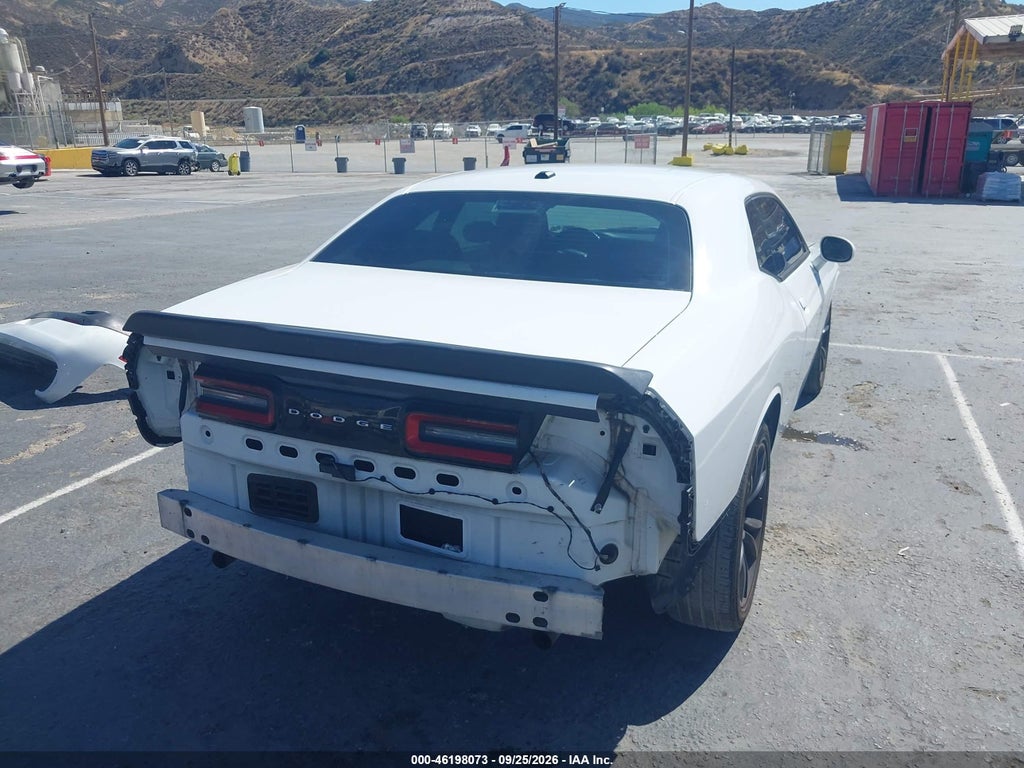 2015 Dodge Challenger SXT photo 4