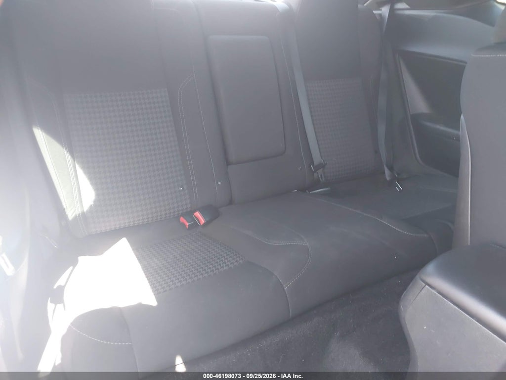 2015 Dodge Challenger SXT photo 8