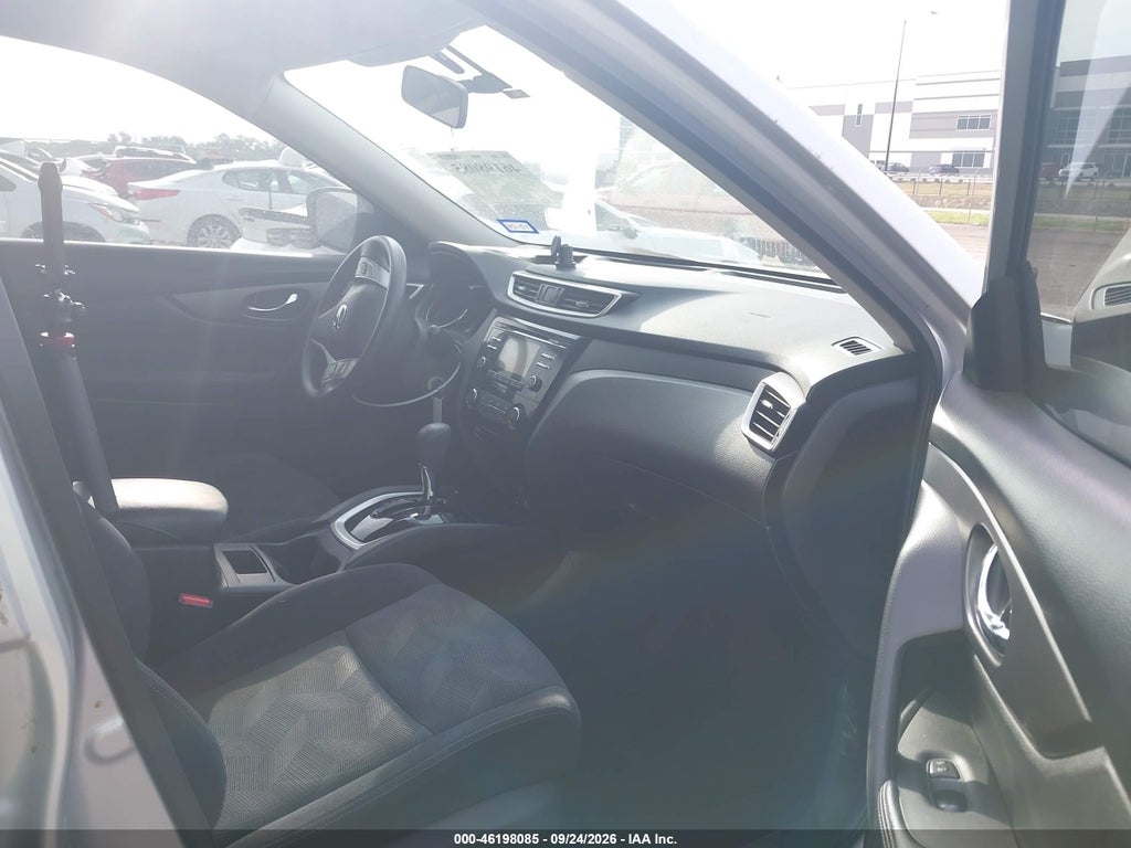 2016 Nissan Rogue S photo 5