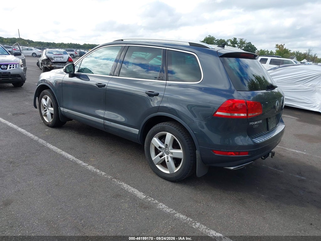 2013 Volkswagen Touareg LUX photo 3