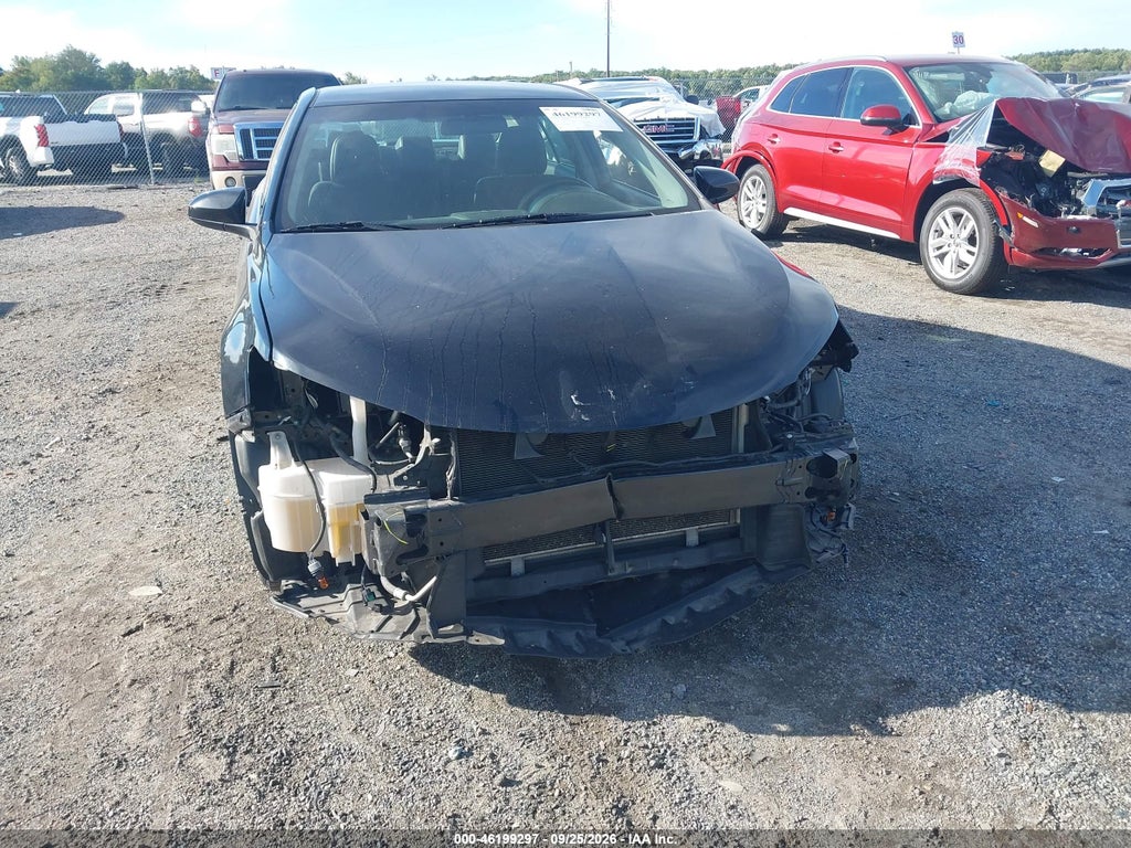 2017 Toyota Camry SE photo 6