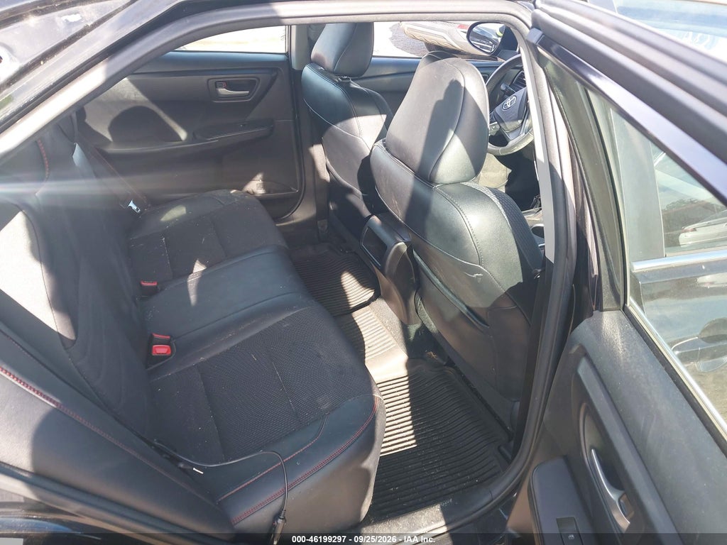 2017 Toyota Camry SE photo 8