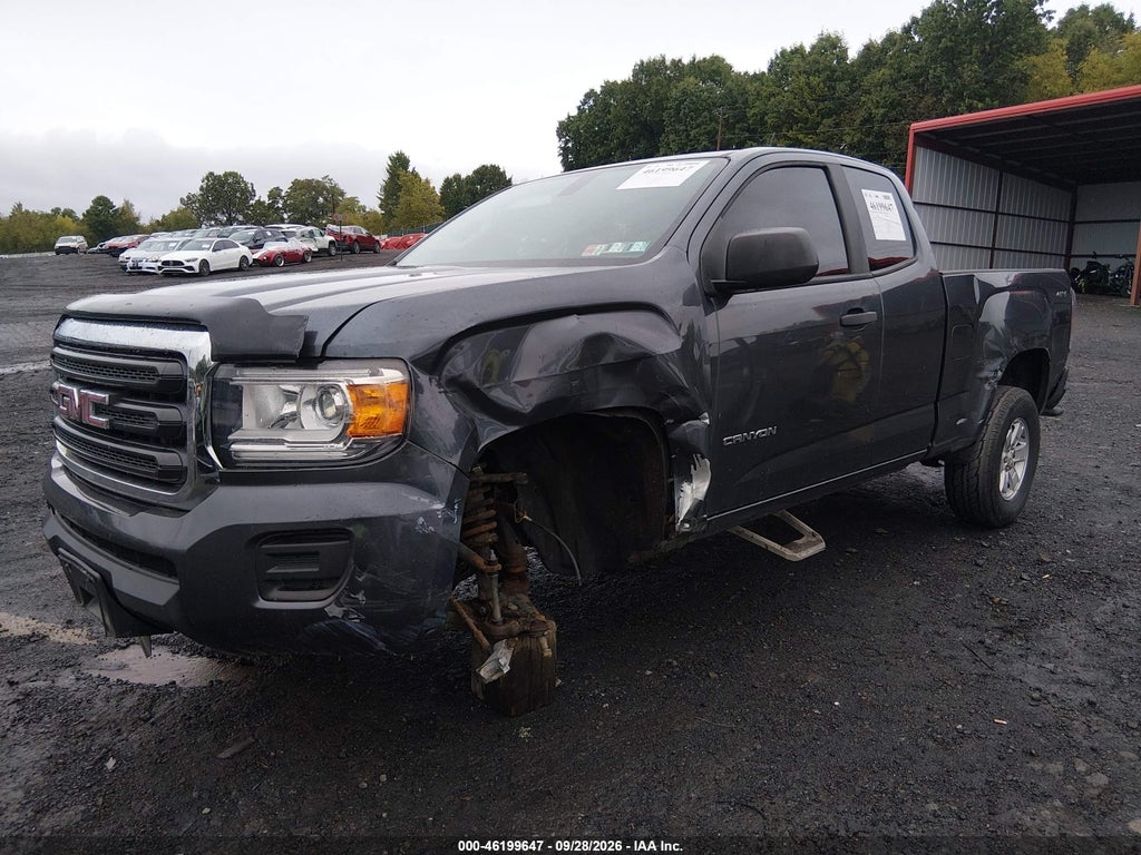 2015 GMC Canyon photo 2