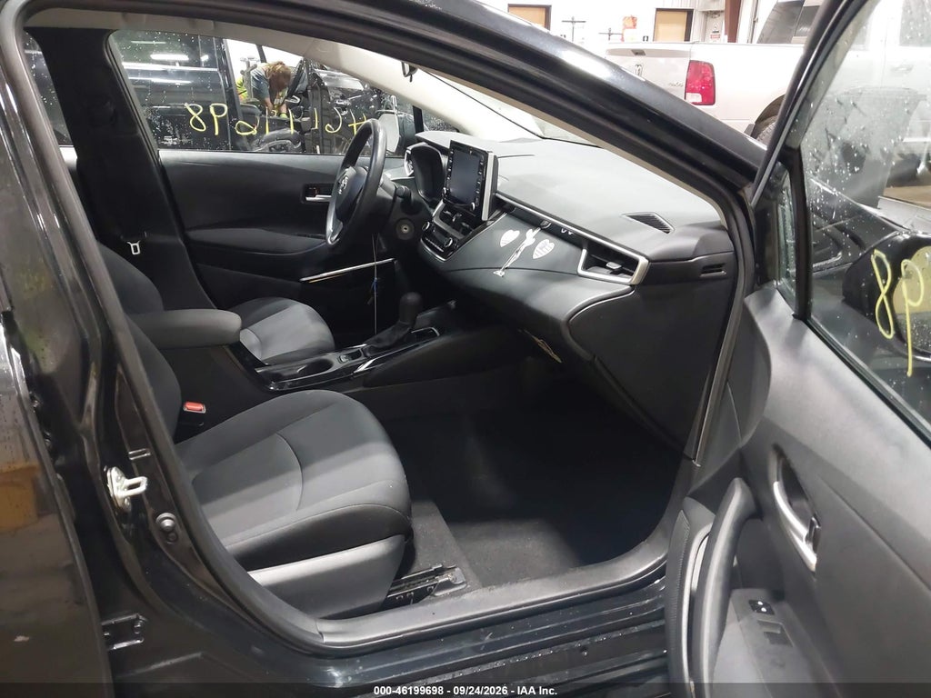 2020 Toyota Corolla LE photo 5