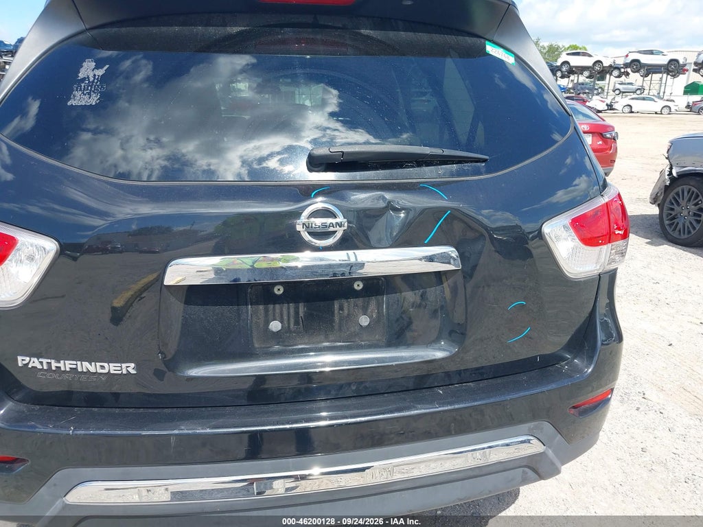 2016 Nissan Pathfinder S photo 6