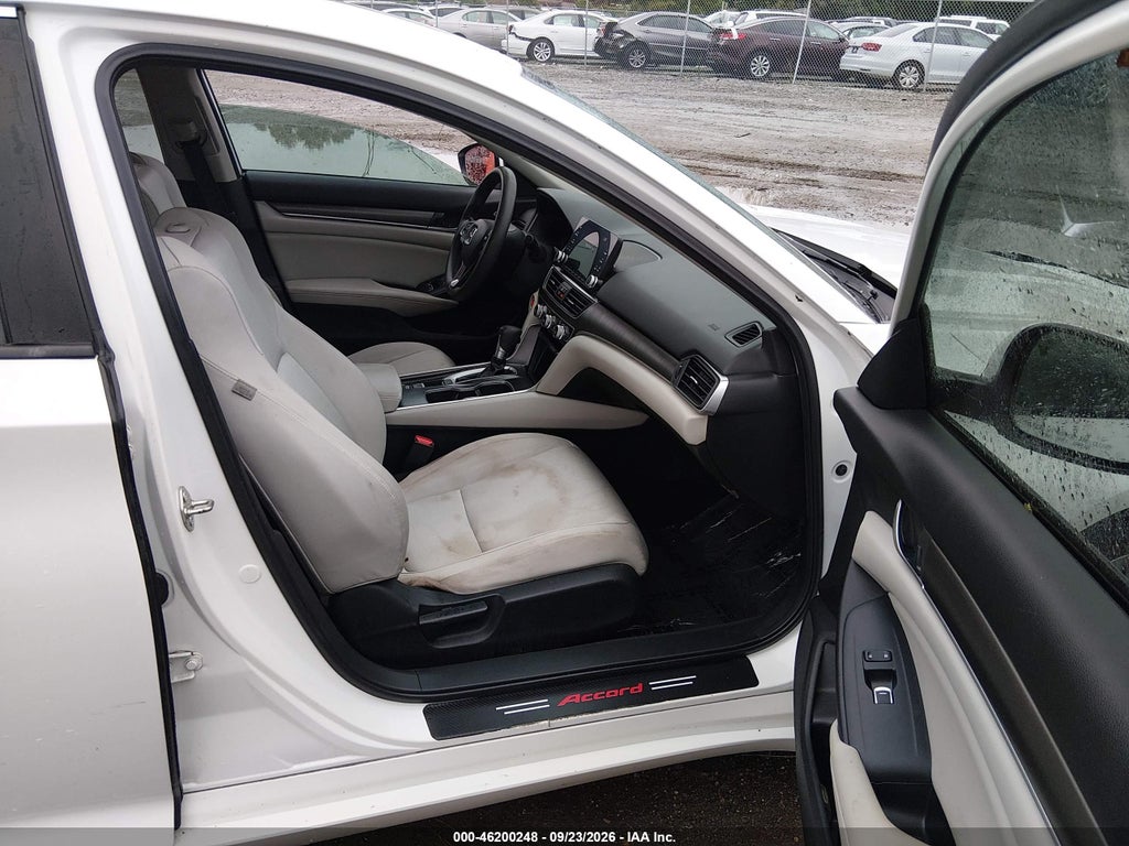 2018 Honda Accord LX photo 5