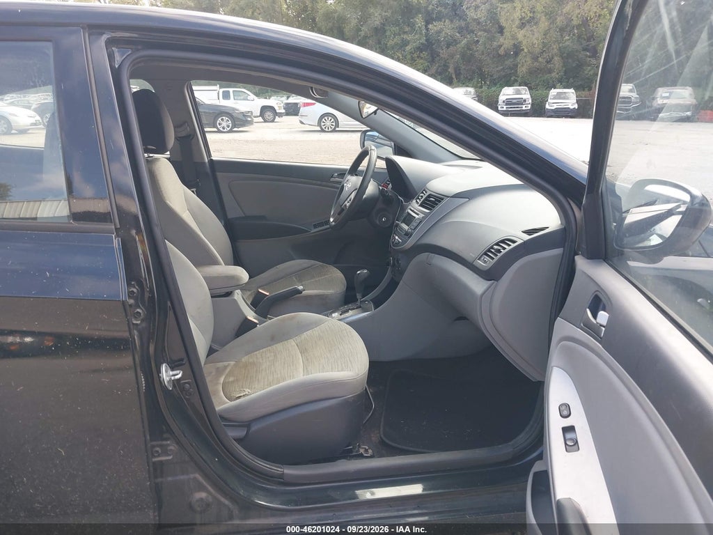 2016 Hyundai Accent SE photo 5