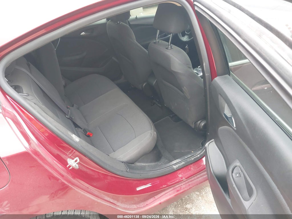 2017 Chevrolet Cruze LT Auto photo 8