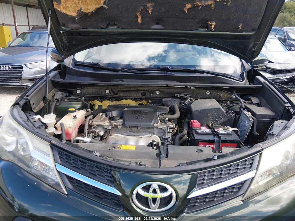 2013 Toyota RAV4 XLE photo 10