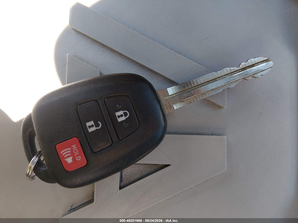 2013 Toyota RAV4 XLE photo 11