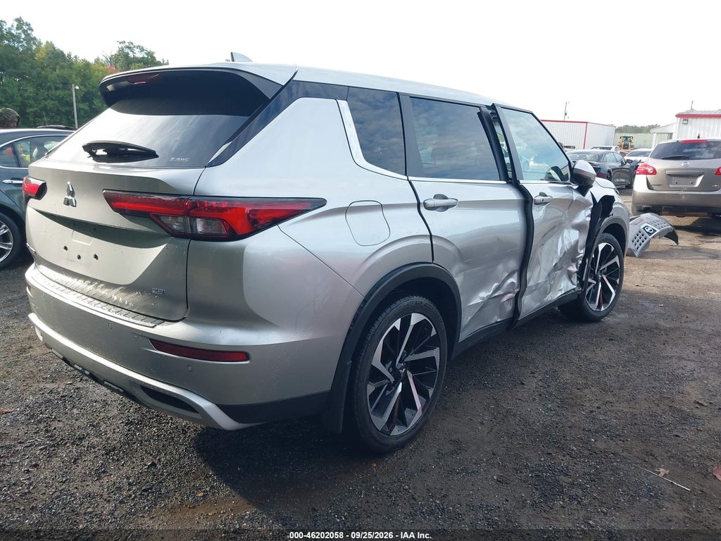 2022 Mitsubishi Outlander Black Edition S-AWC/SE 2.5 S-AWC/SE Launch Edition S-AWC photo 4