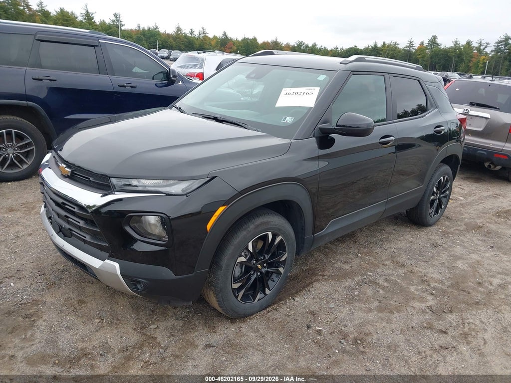 2023 Chevrolet Trailblazer AWD LT photo 2