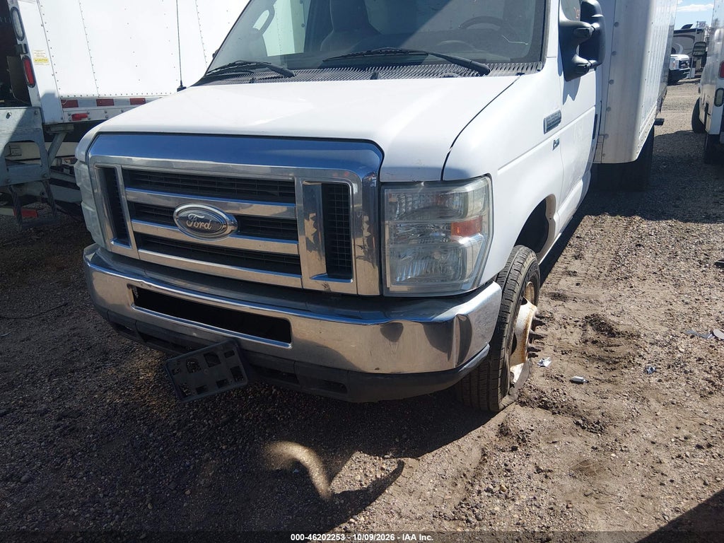 2014 Ford E-350 Cutaway photo 12