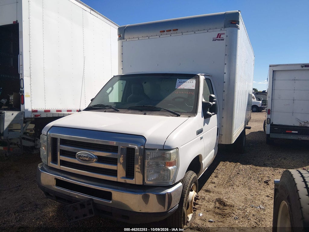 2014 Ford E-350 Cutaway photo 2