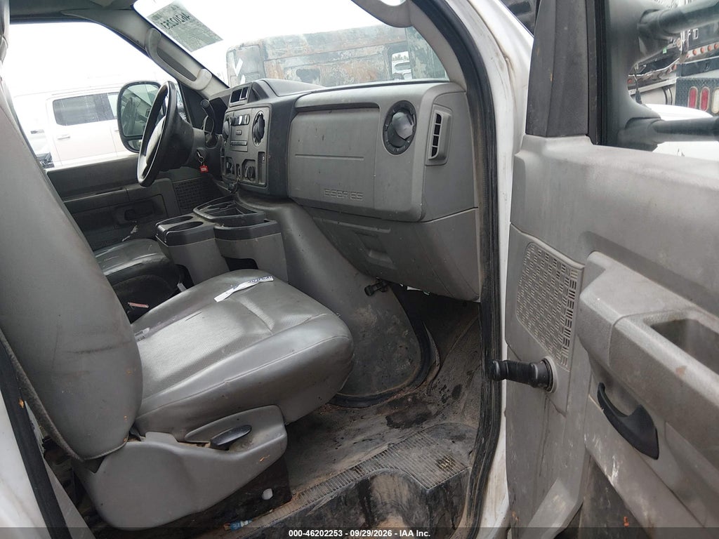 2014 Ford E-350 Cutaway photo 7