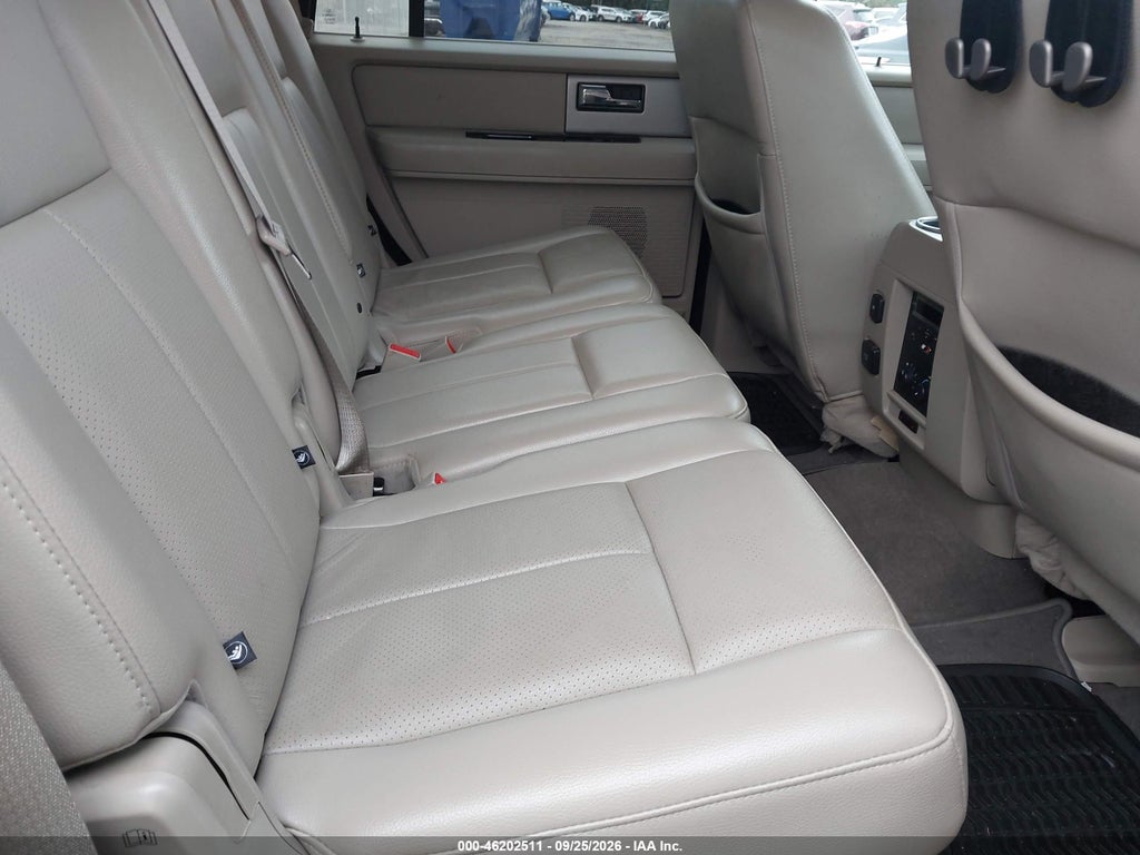 2013 Ford Expedition Limited photo 8