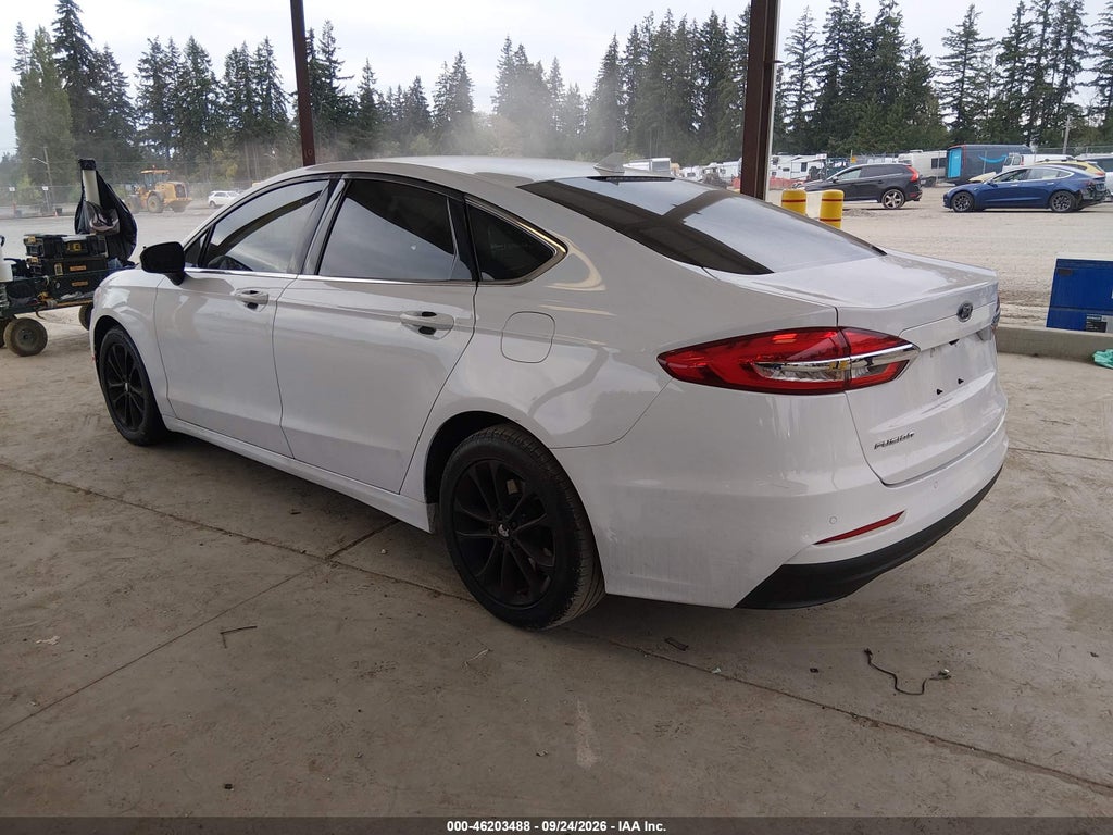 2020 Ford Fusion SE photo 3