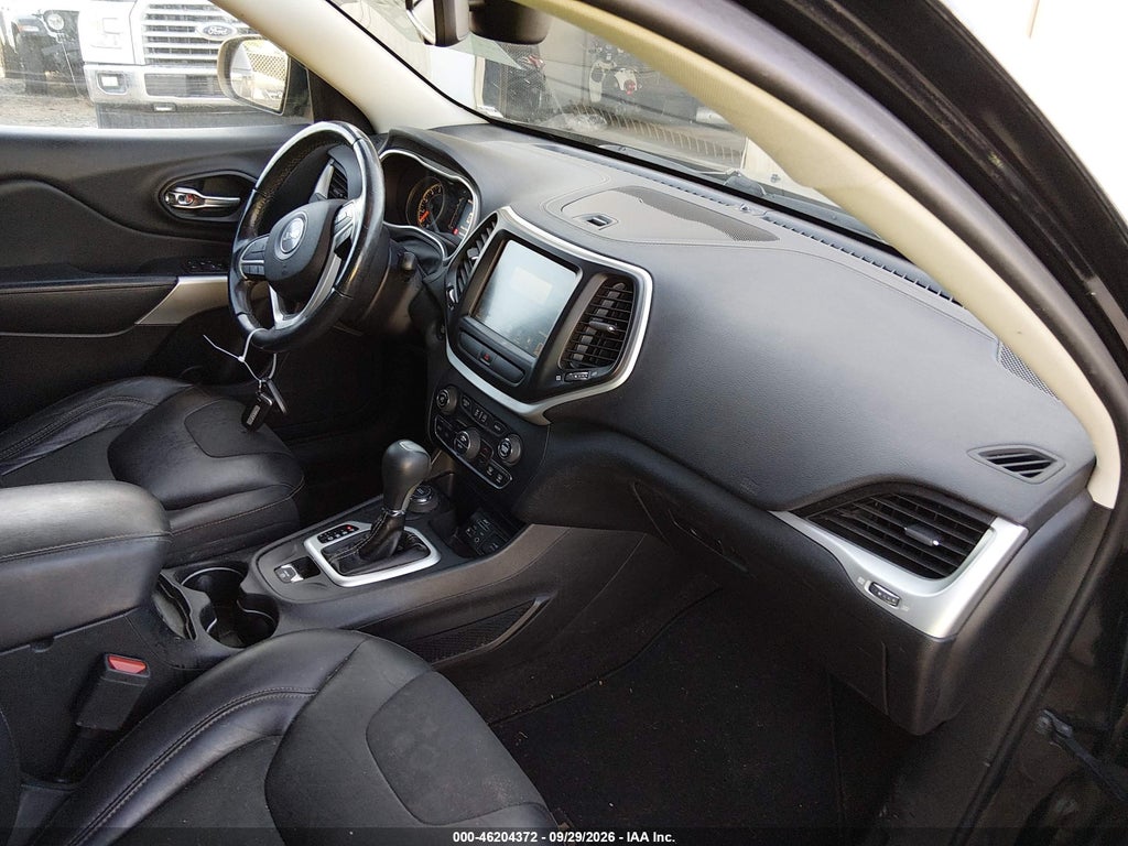 2018 Jeep Cherokee Latitude Plus 4X4 photo 5
