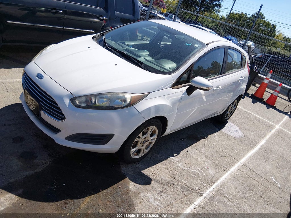 2015 Ford Fiesta SE photo 2