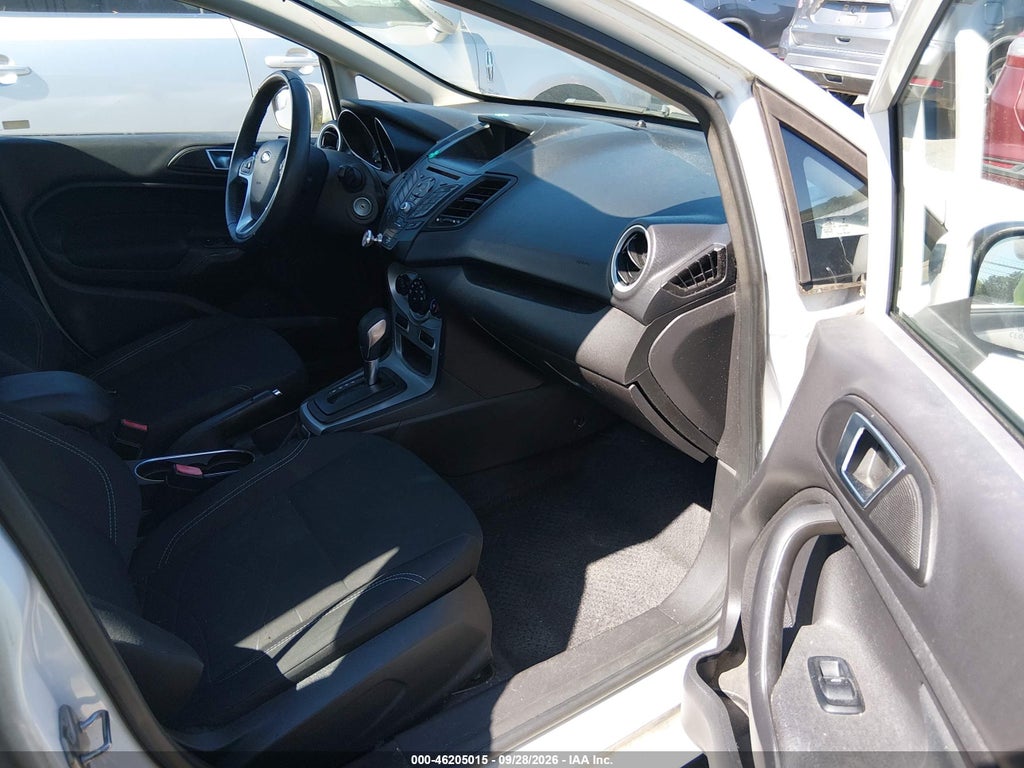 2015 Ford Fiesta SE photo 5