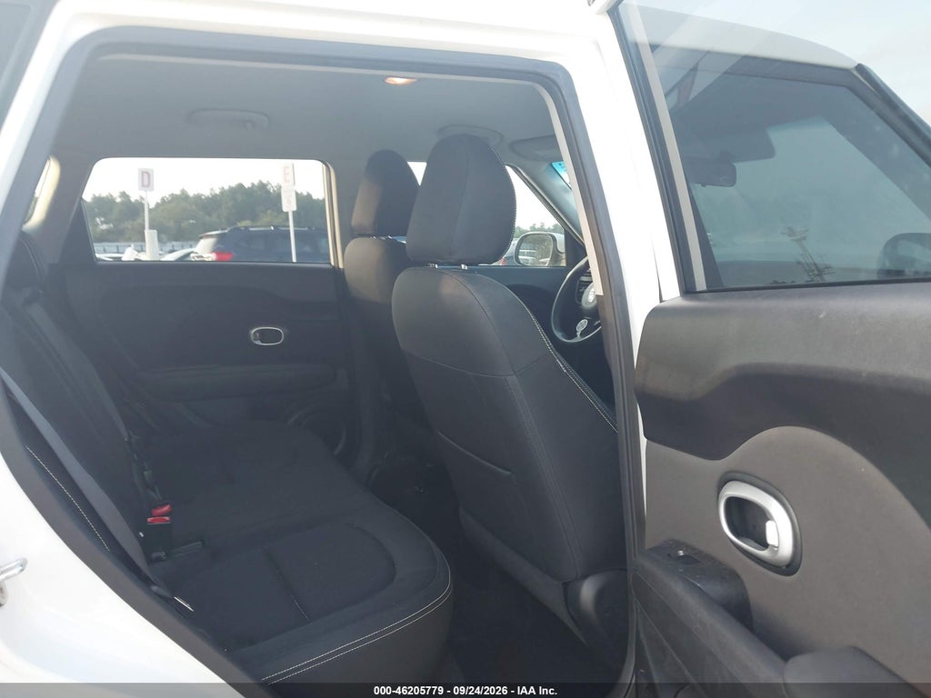 2016 Kia Soul + photo 8
