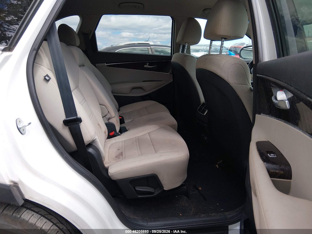 2019 Kia Sorento 2.4L LX photo 8