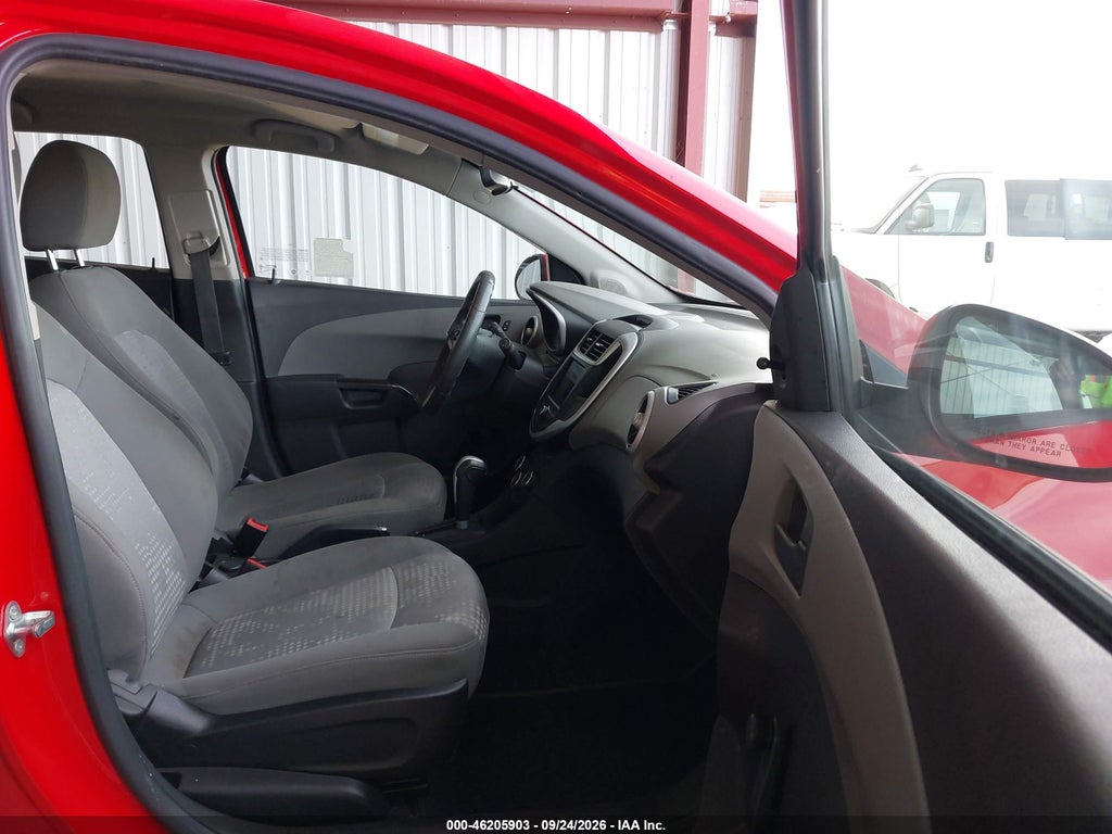 2020 Chevrolet Sonic FWD 1FL 5-Door photo 5