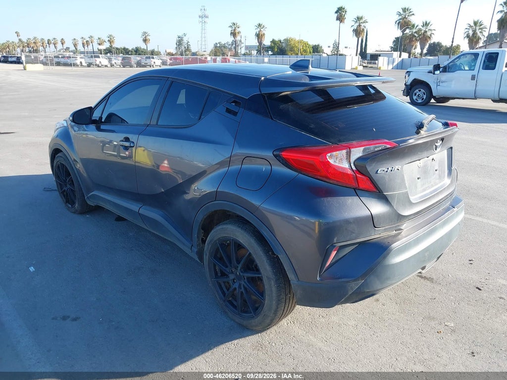 2019 Toyota C-HR XLE photo 3