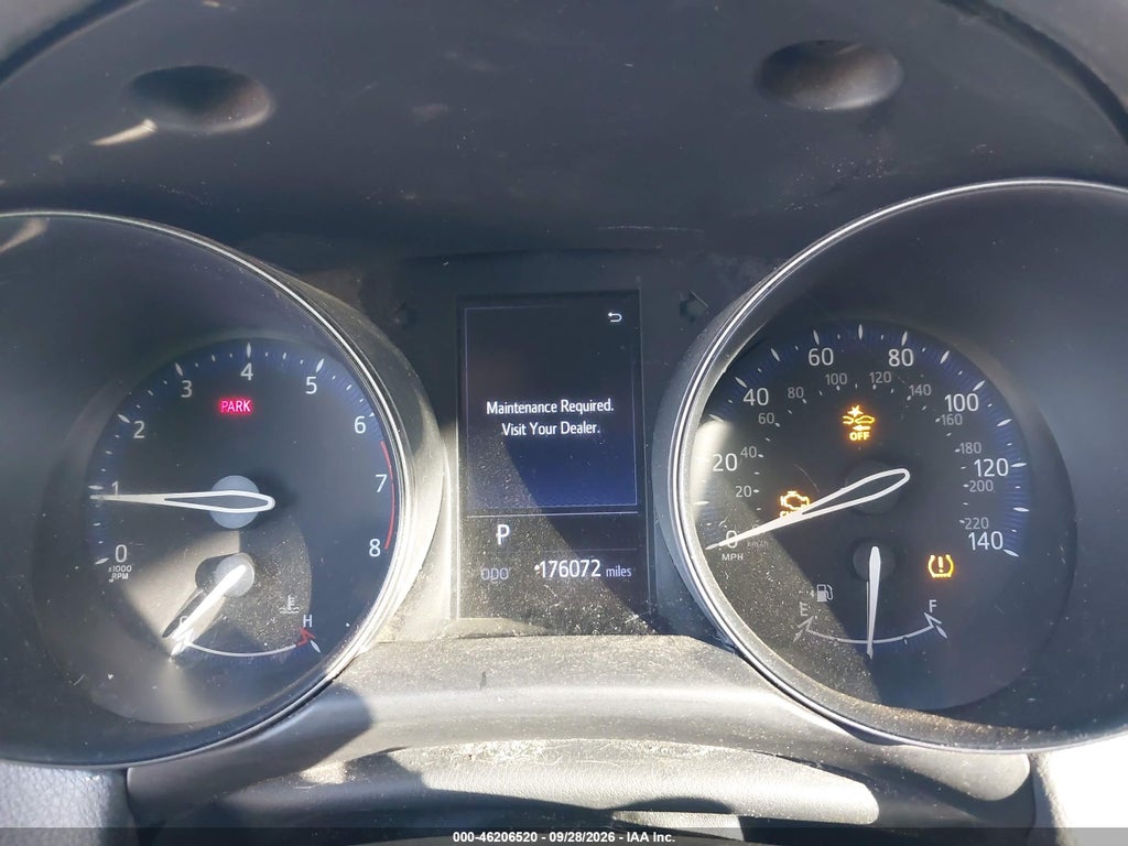2019 Toyota C-HR XLE photo 7
